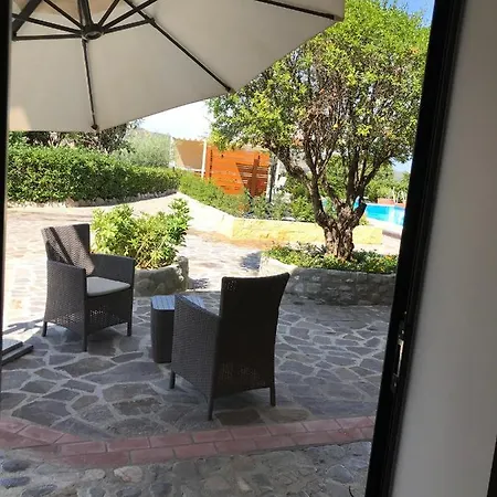 Apartment & *
